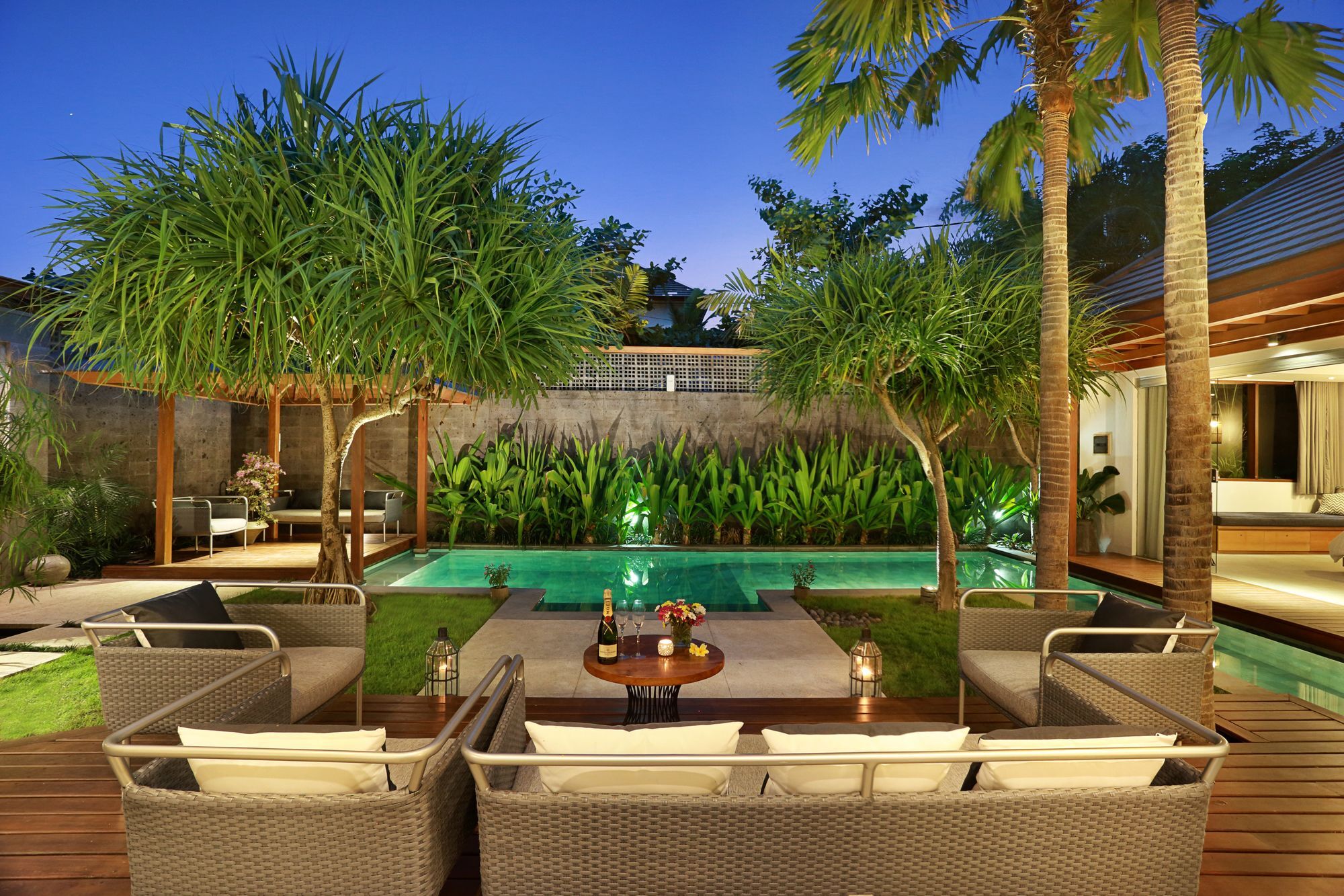 Villa Odyssey Семиньяк Экстерьер фото
